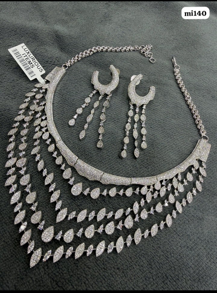 Shimmering Cascade Set